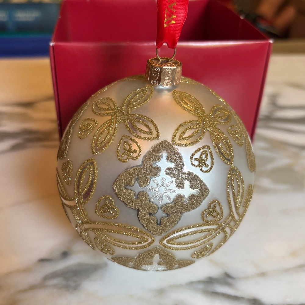 Waterford Holiday Heirlooms Silver Celtic Knot Ball Glass Ornament